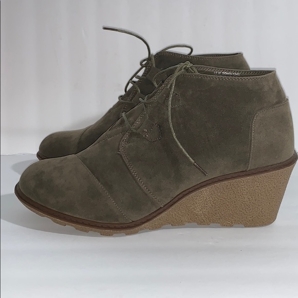 Avenue Shoes - Soho Lace Up Crepe Wedge OLIVE size 12w New